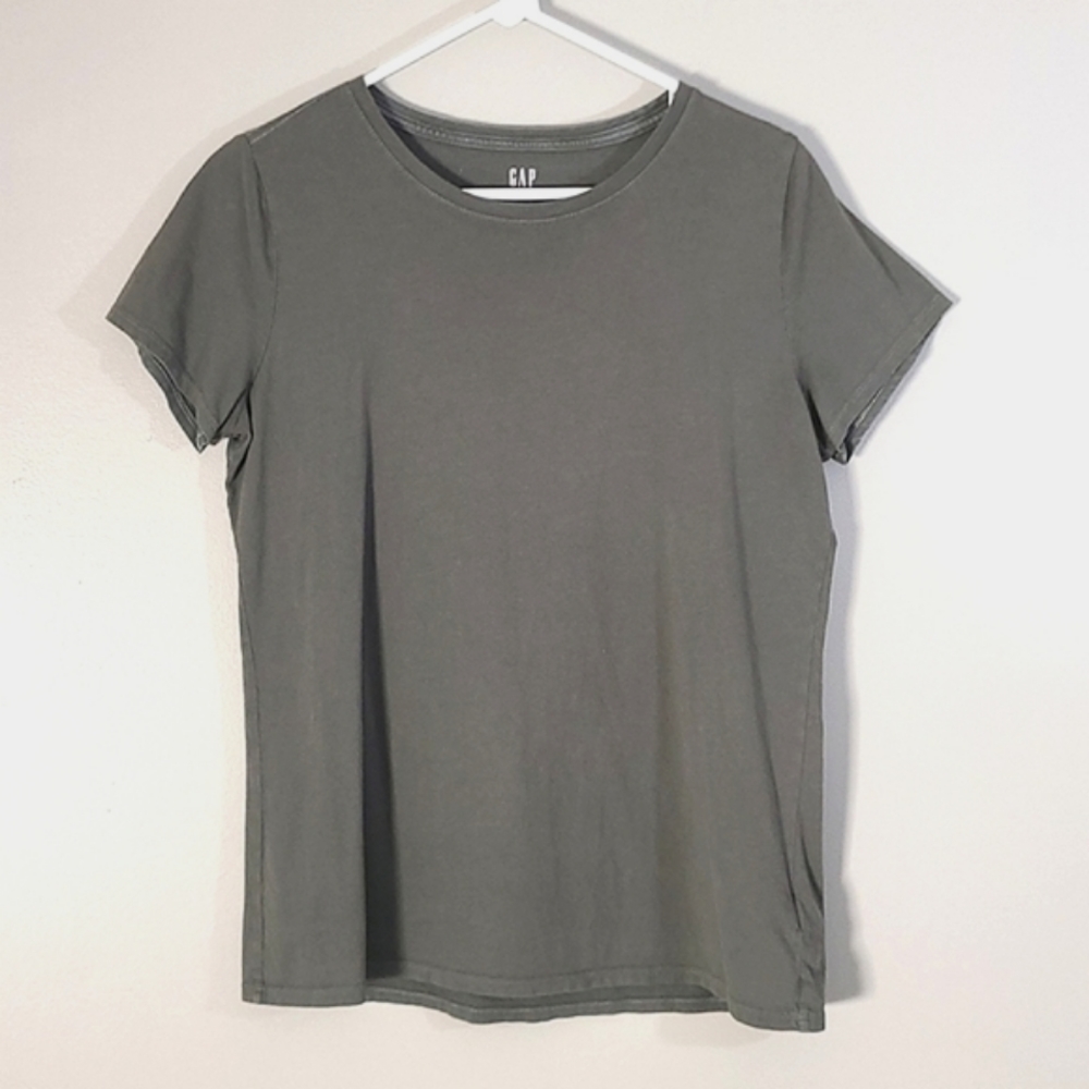 Gap gray tee, size M